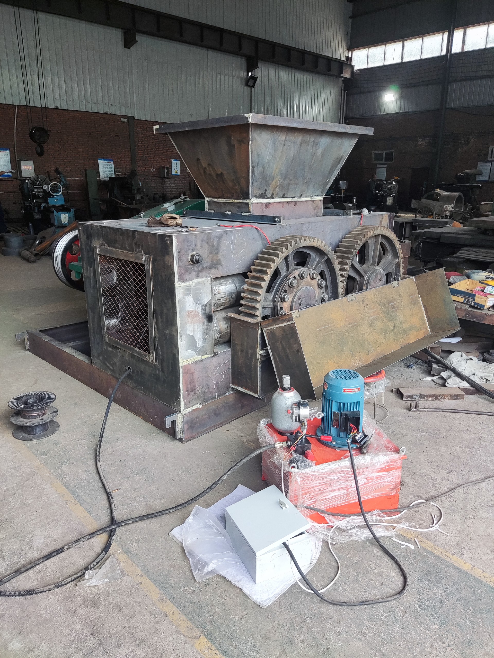 壓球機簡化燒結造塊生產流程